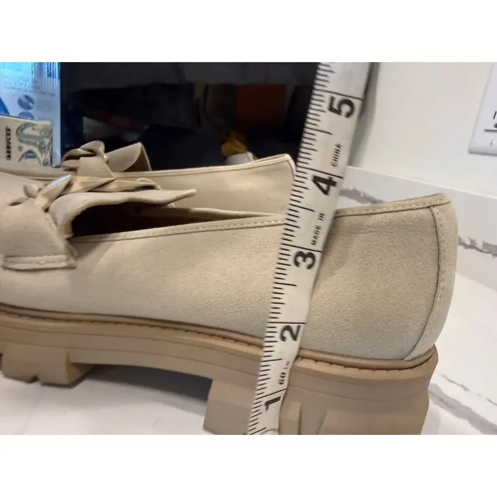 Wonderly Lana‎ Lug Loafer Chunky Cream Size 10 Chain-never worn, just in closet!